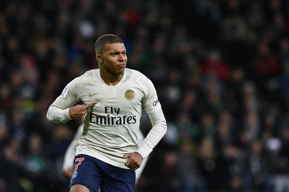 好评中国·“经”彩开局｜服务业红火为中国经济注入澎湃动能